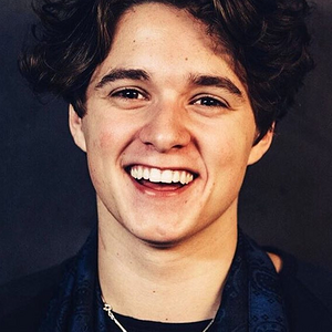 Huw2