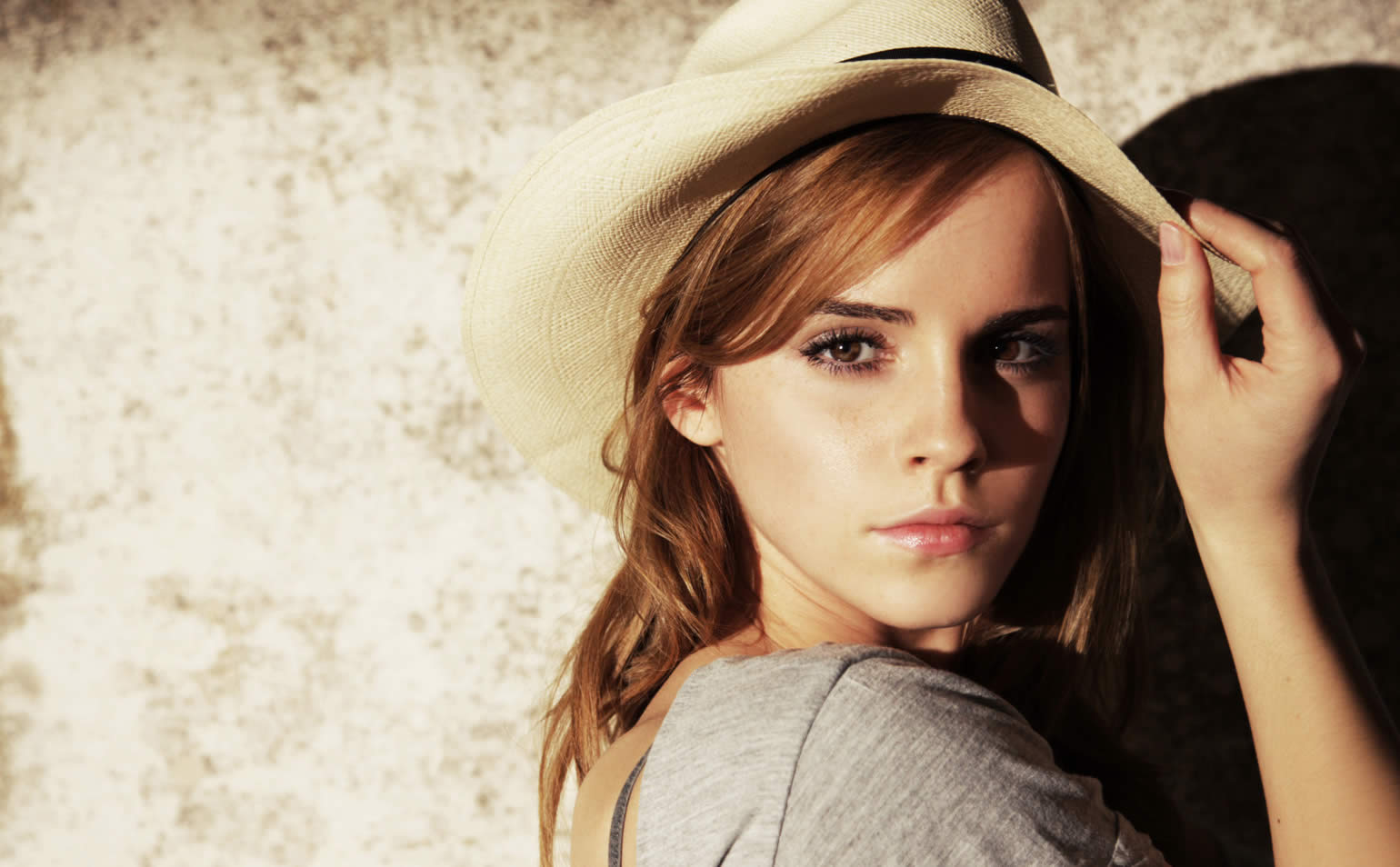 emma-watson-photo-shoot-4.jpg