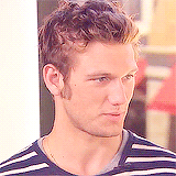 tumblr_mg841qjunF1s2bx9xo8_250.gif