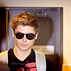 -zac-efron-13098045-100-100.jpg