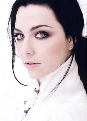 Amy-Lee-amy-lee-25558560-300-415.jpg