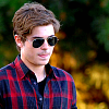 thzac-efron-amanda-crew-011.png