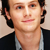 Jonathan-G-3-jonathan-groff-25398563-100-100.png