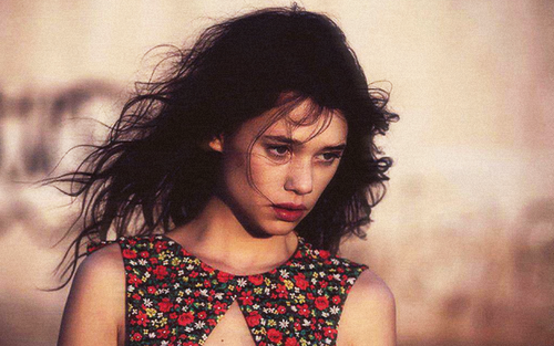 -astrid-berges-frisbey-35371003-500-313.png