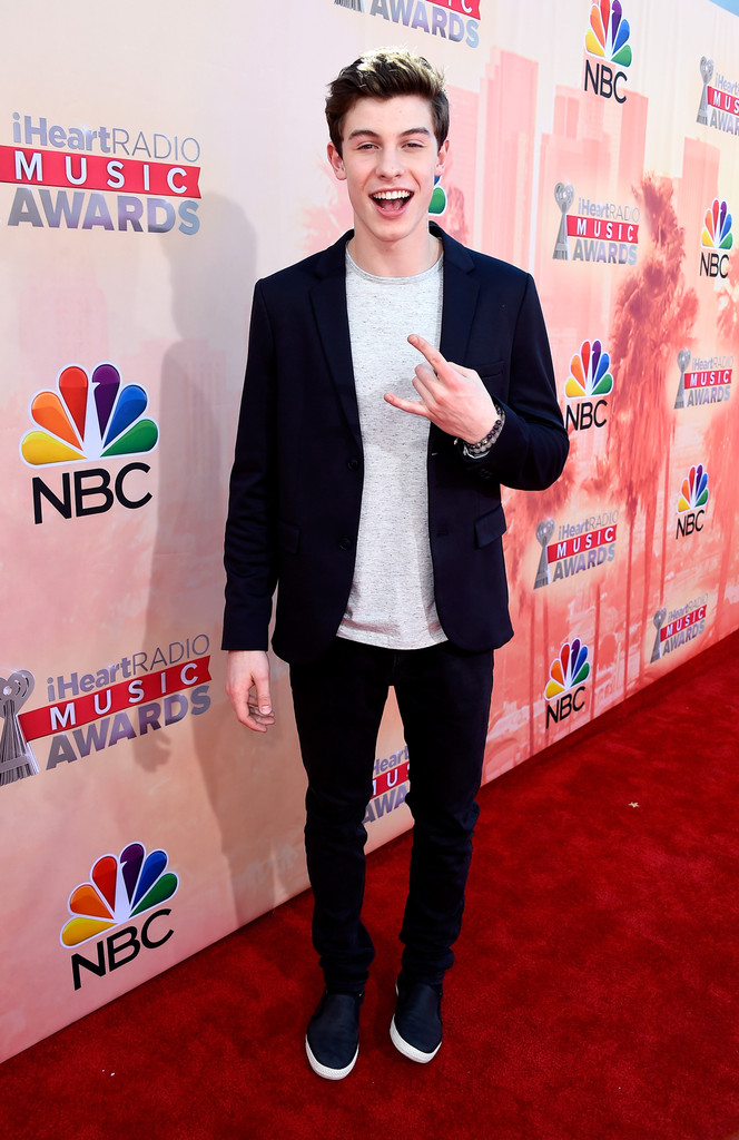 shawn-mendes-2015-iheartradio-music-awards.jpg