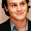 Jonathan-G-3-jonathan-groff-25398562-100-100.png