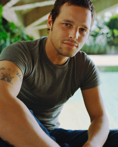 Justin-justin-chambers-1600604-386-480.jpg