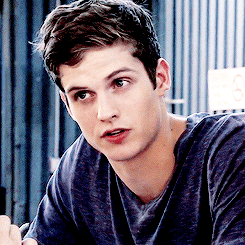 tumblr_osrxvr5AYt1v85xo5o2_250.gif