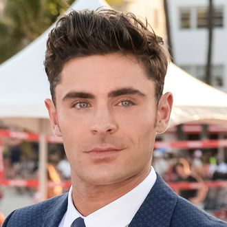 15-Zac-Efron.w330.h330.jpg