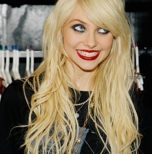 taylor+momsen.jpg