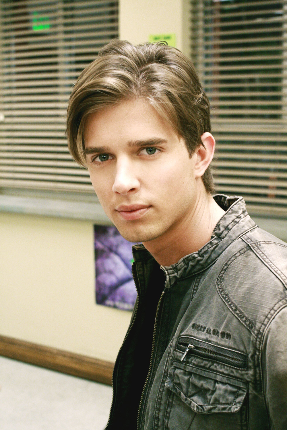 Drew-drew-van-acker-29559549-1000-1500.jpg