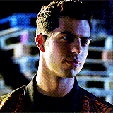 tumblr_o3t1dqhs4V1s1lvwyo8_250.gif