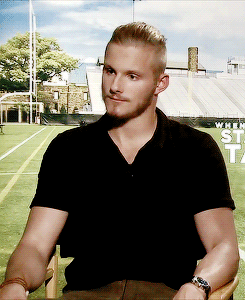 tumblr_nd6stnIT4B1u0fmw3o2_250.gif