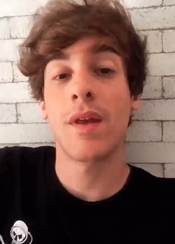 tumblr_pq7zvseP9X1vuvxf9o1_250.gif