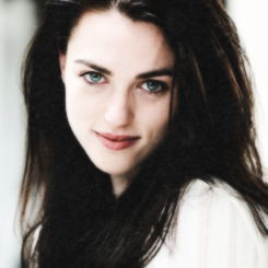 Katie-McGrath-merlin-on-bbc-40702574-245-245.png