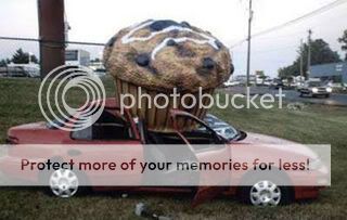 Pics_Giant_Muffin_Crushes_Car_1.jpg