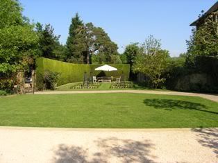 MIDDLE20HOUSE20GARDEN20SMALL1.jpg