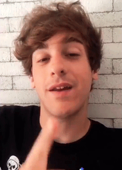 tumblr_pq7zvseP9X1vuvxf9o2_250.gif