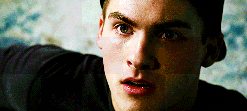 tumblr_nyov4bpzc71umiqxoo1_500.gif