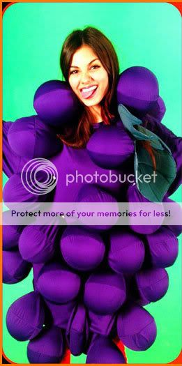 Victoria-Justice-Dressed-As-Grapes.jpg