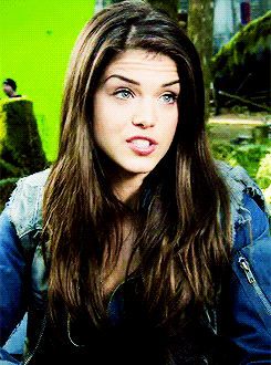 Marie-Avgeropoulos-marie-avgeropoulos-37955550-245-330.gif
