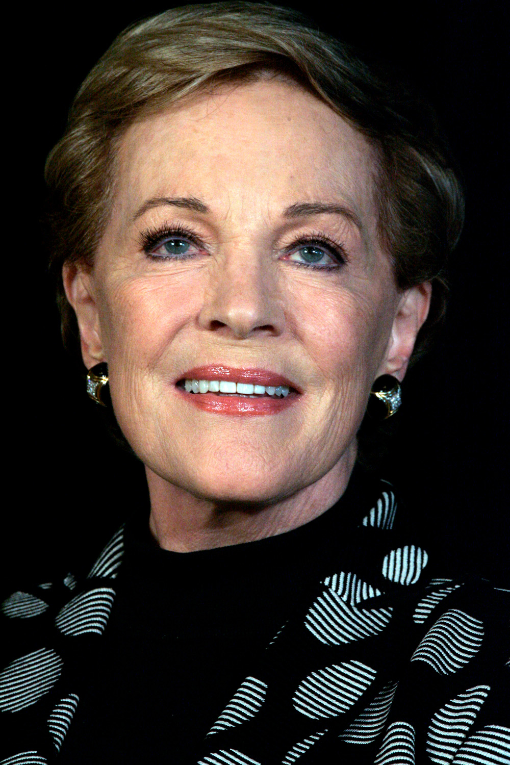 Julie Andrews.jpg